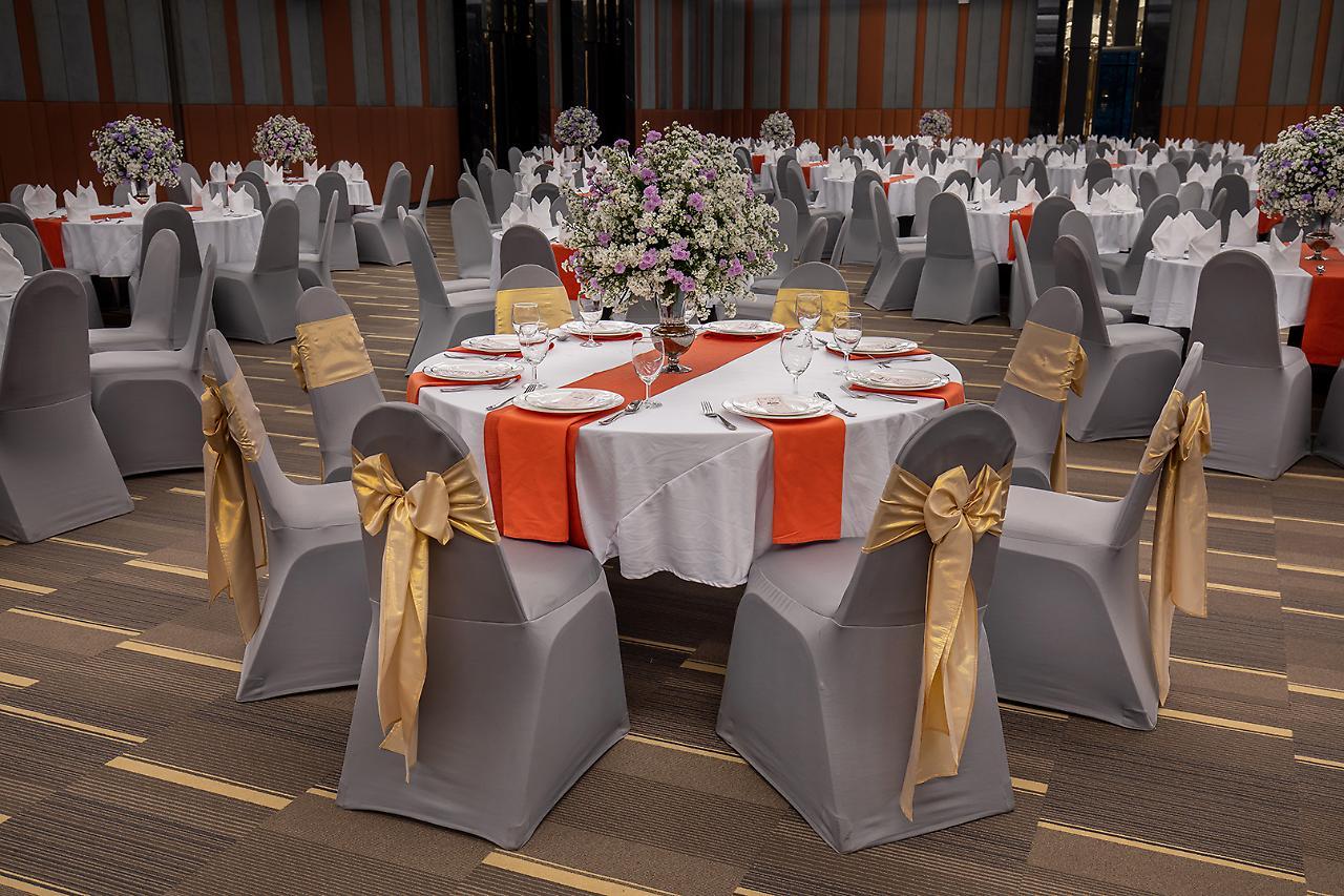 The Heritage Chiang Rai Hotel And Convention Exterior photo A banquet hall