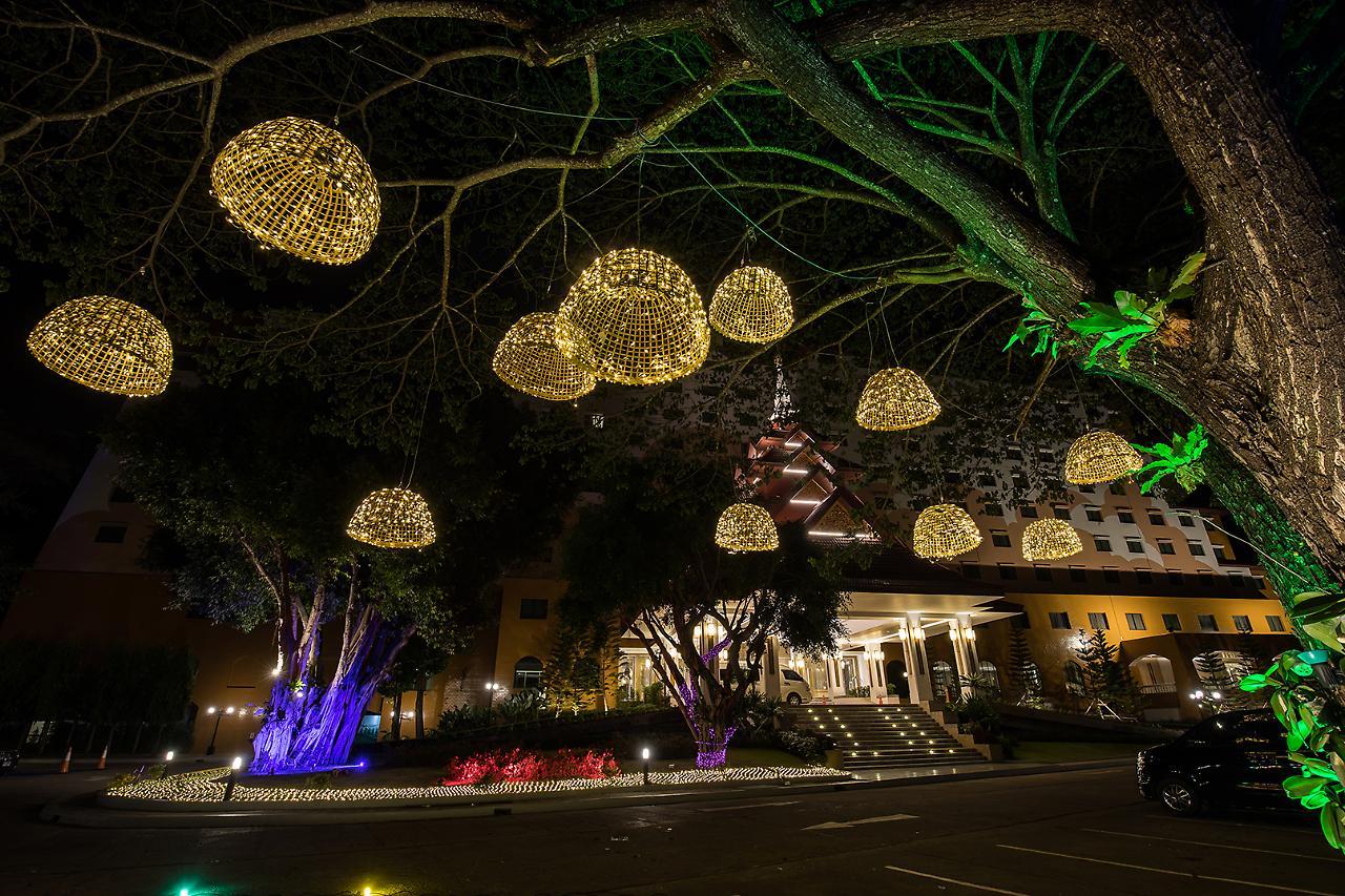 The Heritage Chiang Rai Hotel And Convention Exterior photo The 2016 Holiday Light Festival