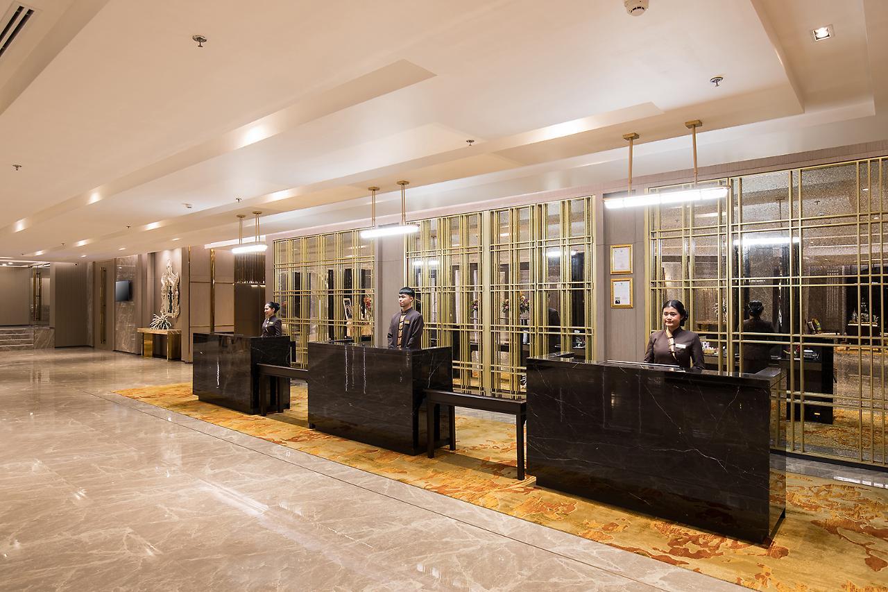 The Heritage Chiang Rai Hotel And Convention Exterior photo Concierge desks at the lobby