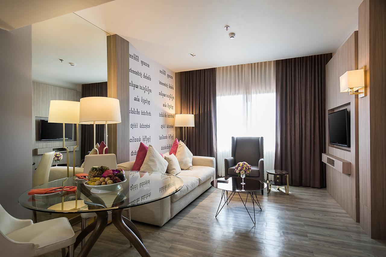The Heritage Chiang Rai Hotel And Convention Exterior photo Living room