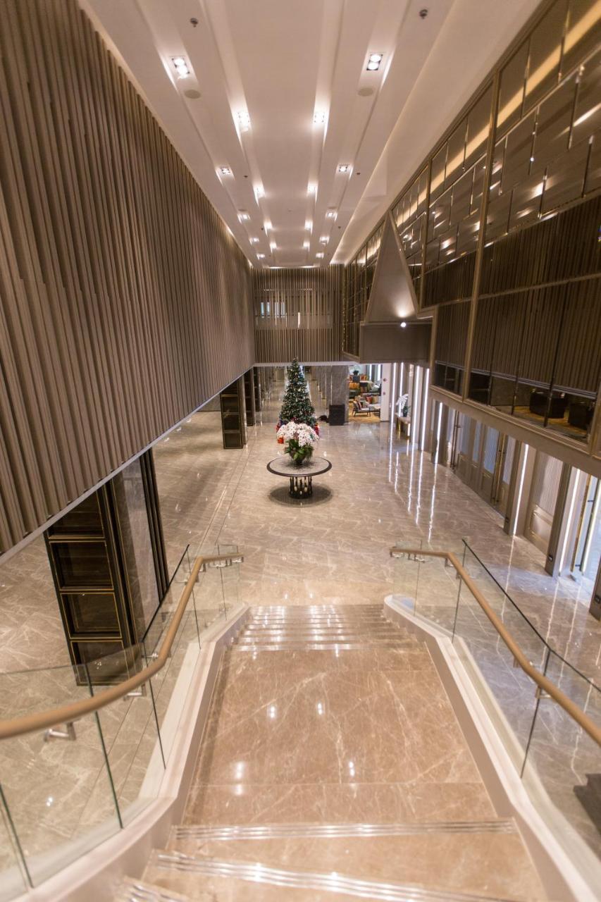 The Heritage Chiang Rai Hotel And Convention Exterior photo Lobby