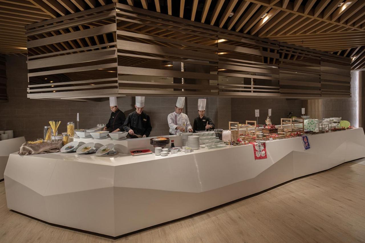 The Heritage Chiang Rai Hotel And Convention Exterior photo Live Kitchen