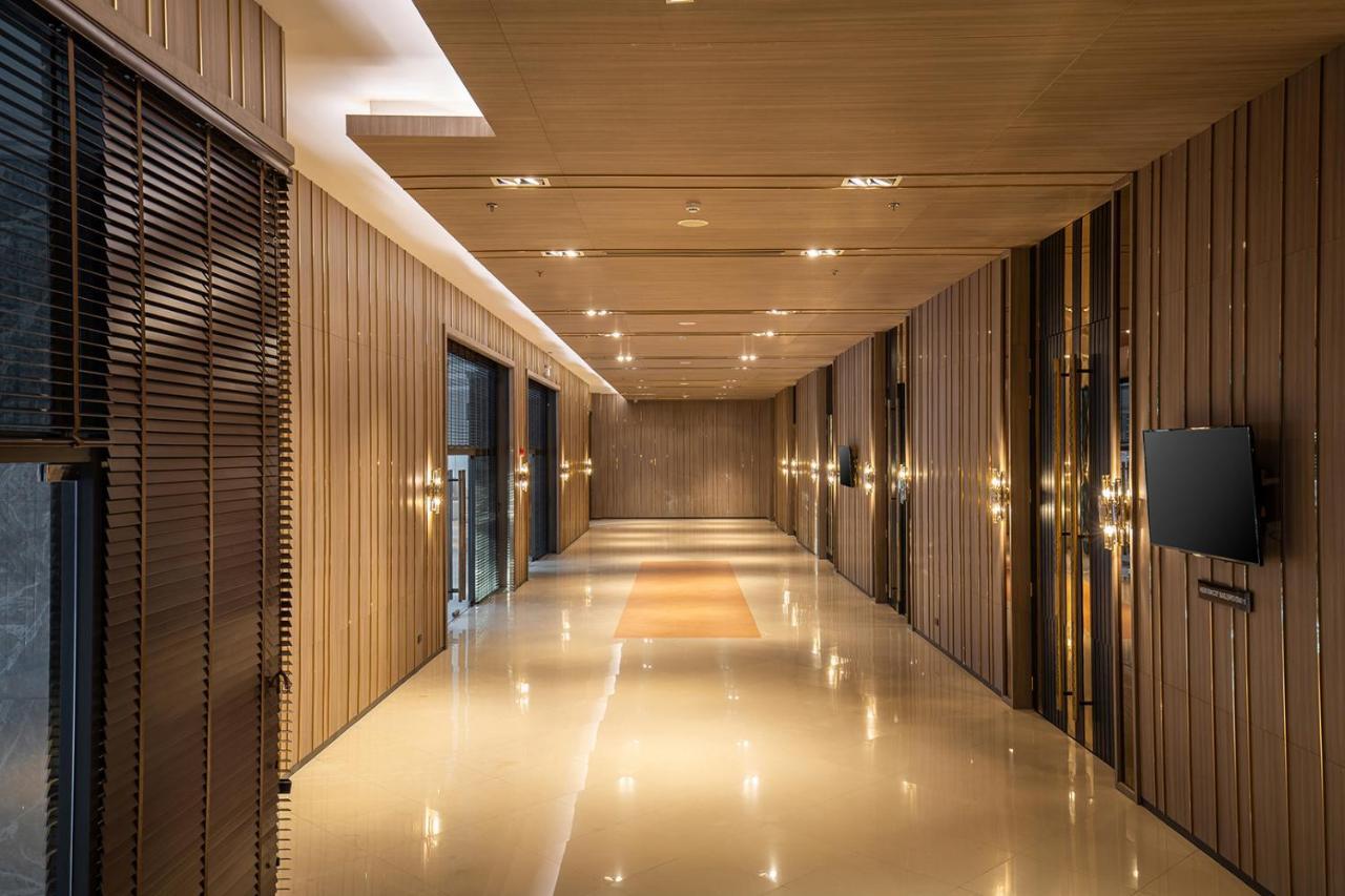 The Heritage Chiang Rai Hotel And Convention Exterior photo The interior of the hotel