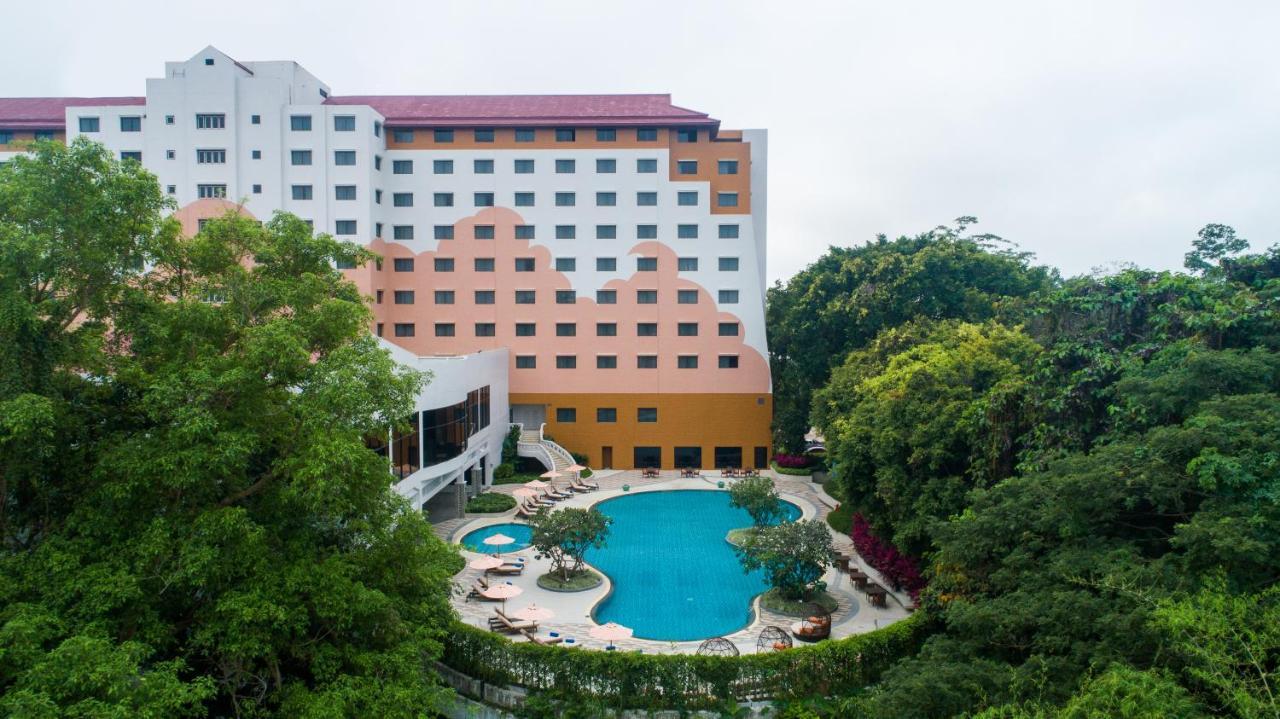 The Heritage Chiang Rai Hotel And Convention Exterior photo The Royal