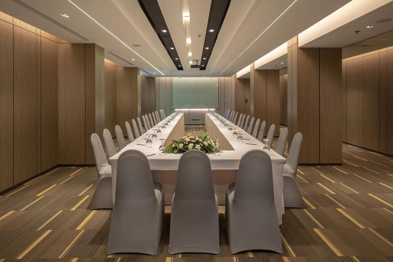The Heritage Chiang Rai Hotel And Convention Exterior photo Meeting room